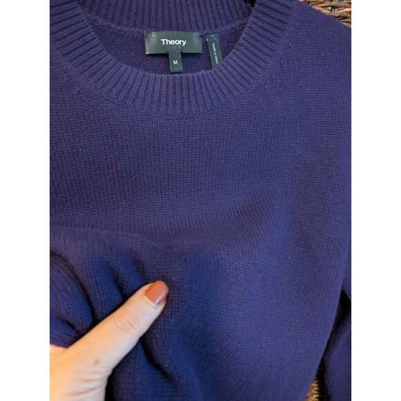 Theory 100% Cashmere Crew Neck Sweater Medium Purple Minimalist Thick Capsule - Picture 4 of 8